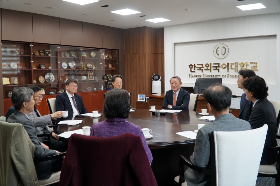 정년퇴직 교원 정부포상 및 명예교수 임명장 수여식 개최 이미지